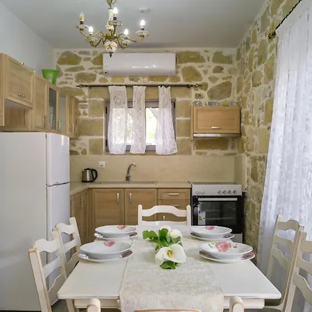 Dream House Near The بيت للعطل